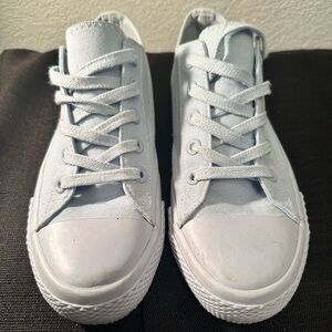 Women’s airwalk baby blue sneakers size 7.5